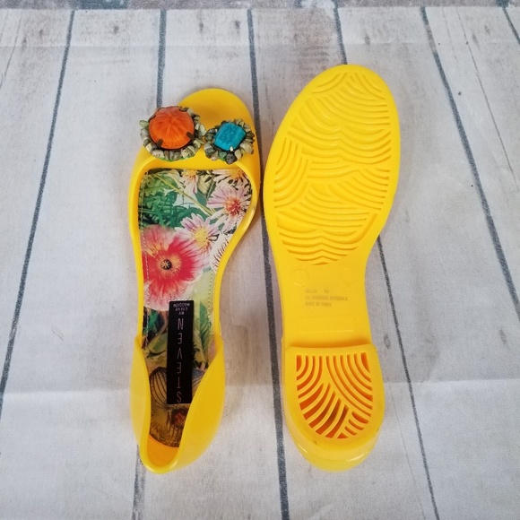 Steven by Steve Madden Jelly Peeptoe Sandals - Picture 8 of 8
